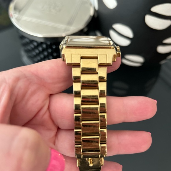MICHAEL KORS Analog Gold Dial Quartz Watch. Needs battery replacement. - Picture 3 of 5